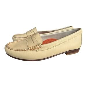 Bass WeeJuns Viviana III Loafer Women size 8.5
